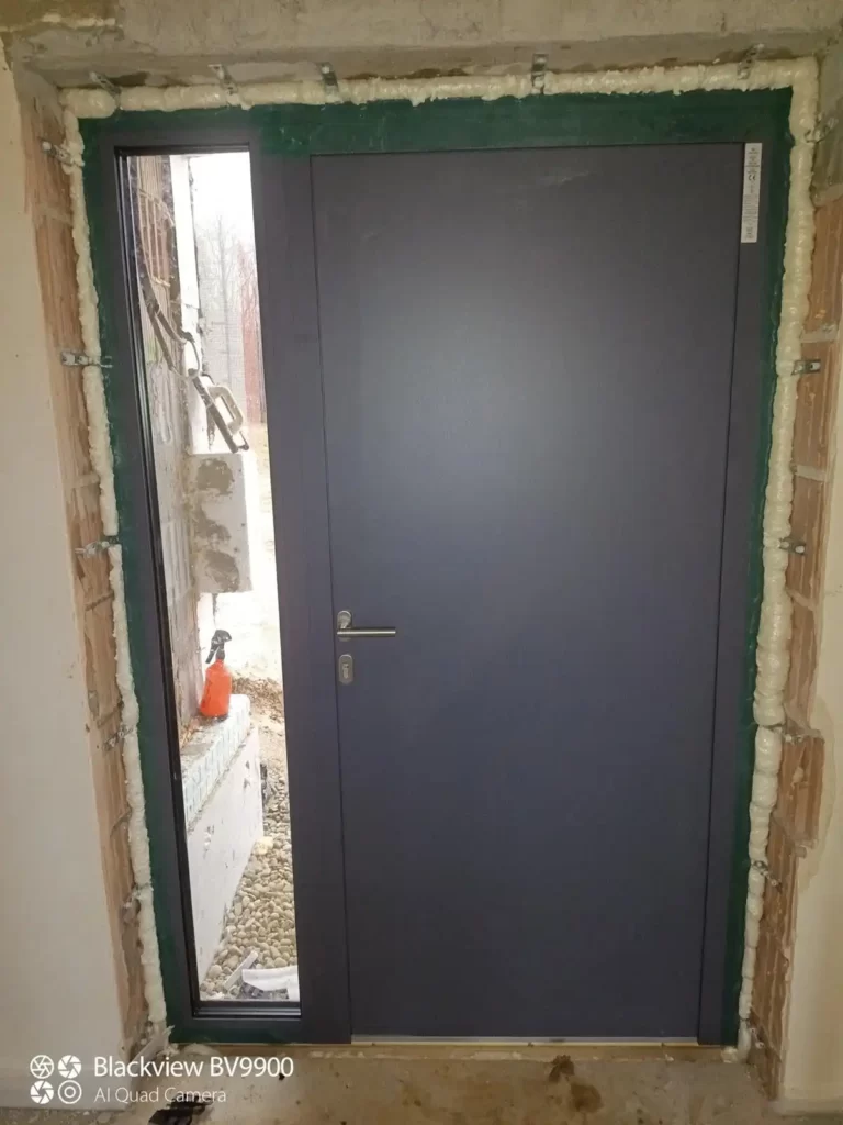 drzwi zewnętrzne CREO od firmy Wiśniowski zamontowane przez salon MK Projekt z Brzeska